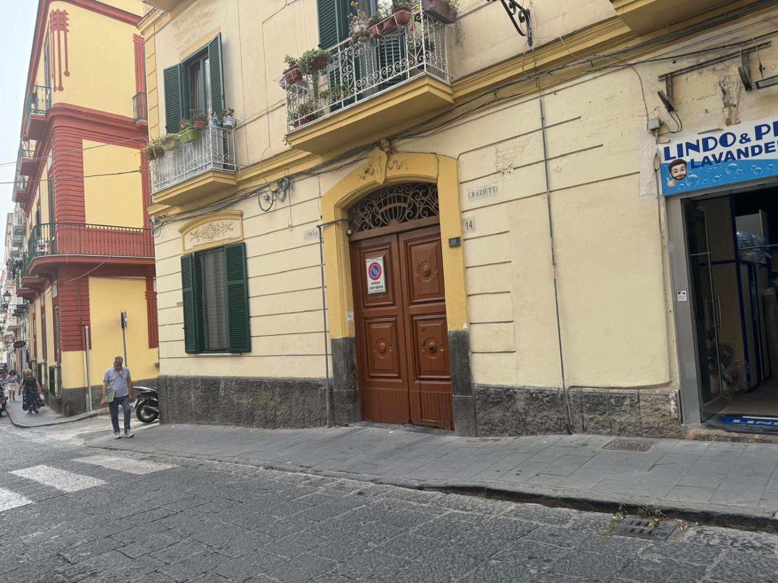 Apartment Il Cammeo 2 Guest House, Near Pompeii And Vesuvius